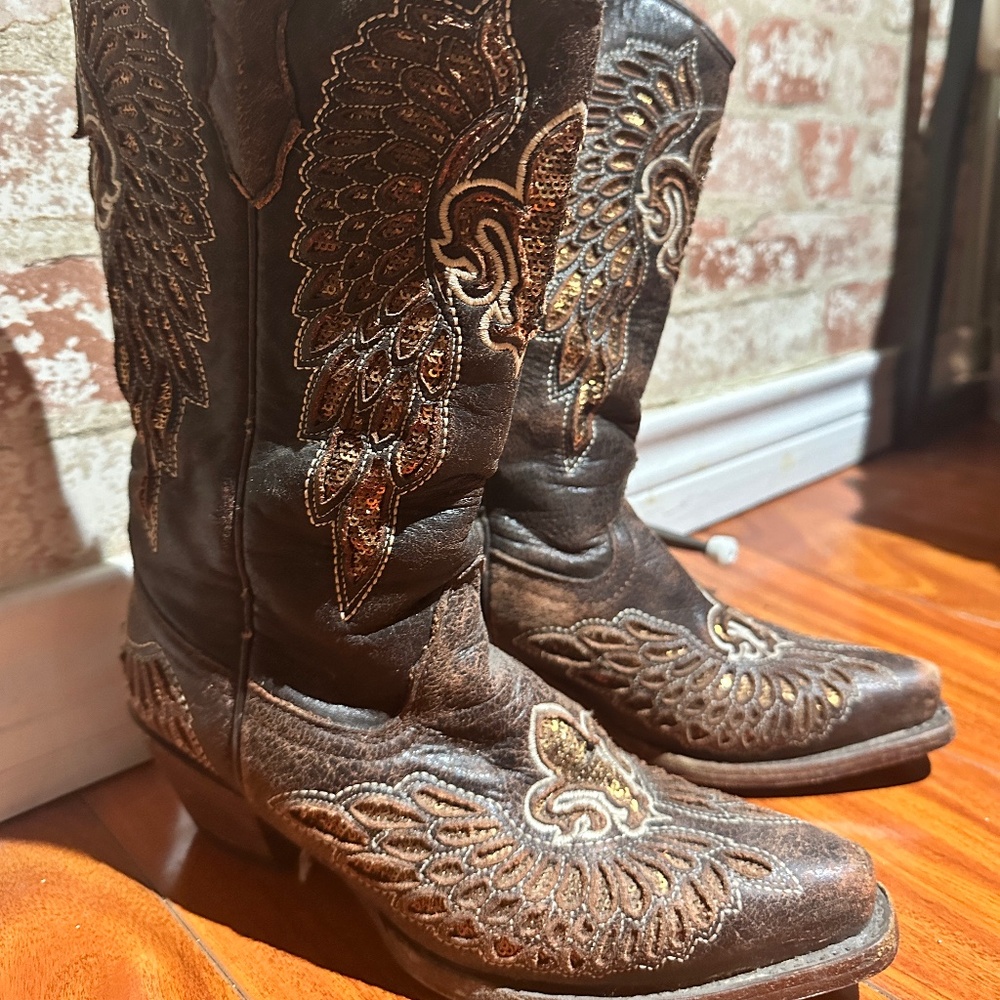Corral boots